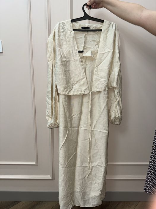 Киімдер барлығы 2000 тг