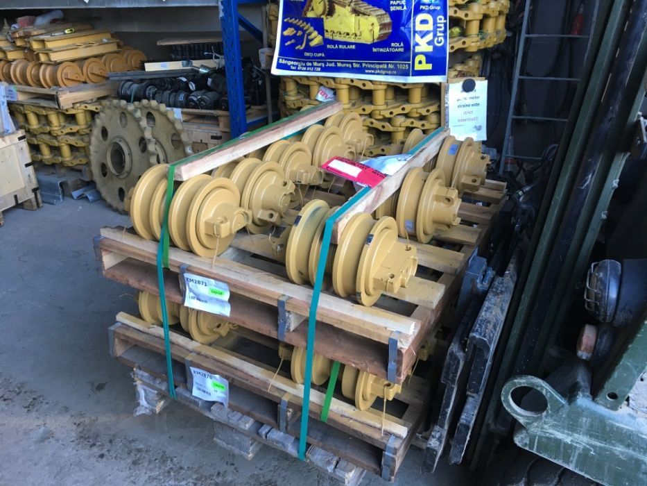 Role de rulare pt. Buldozere D6 M permanent pe stoc!