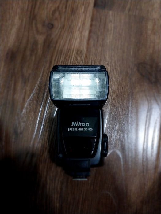 Nikon SB800 вспышка
