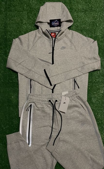 Nike tech fleece reflective