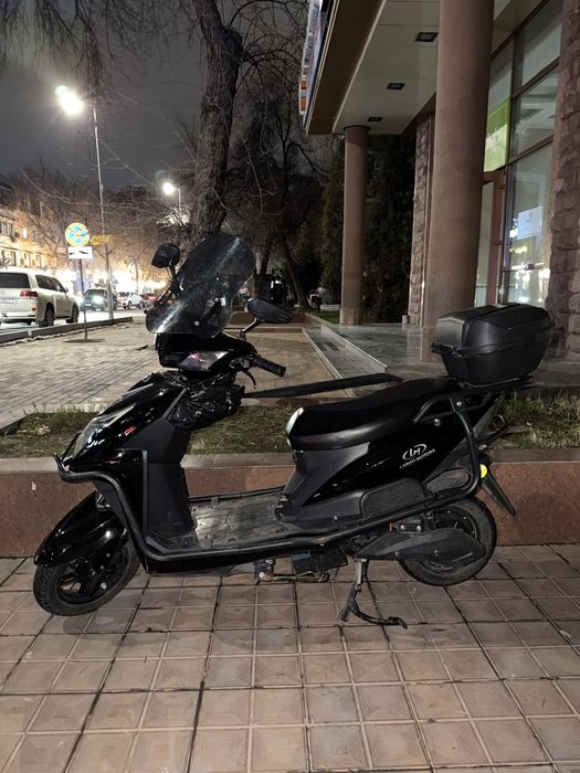 Скутер Lifan (LF) 50 / городской скутер