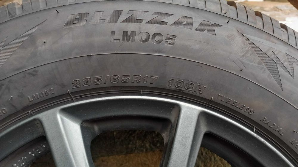 Продавам зимни гуми с джанти за Мерцедес 17