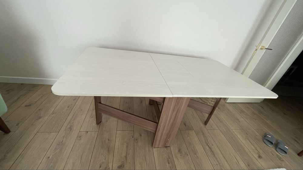 Стол книжка новая