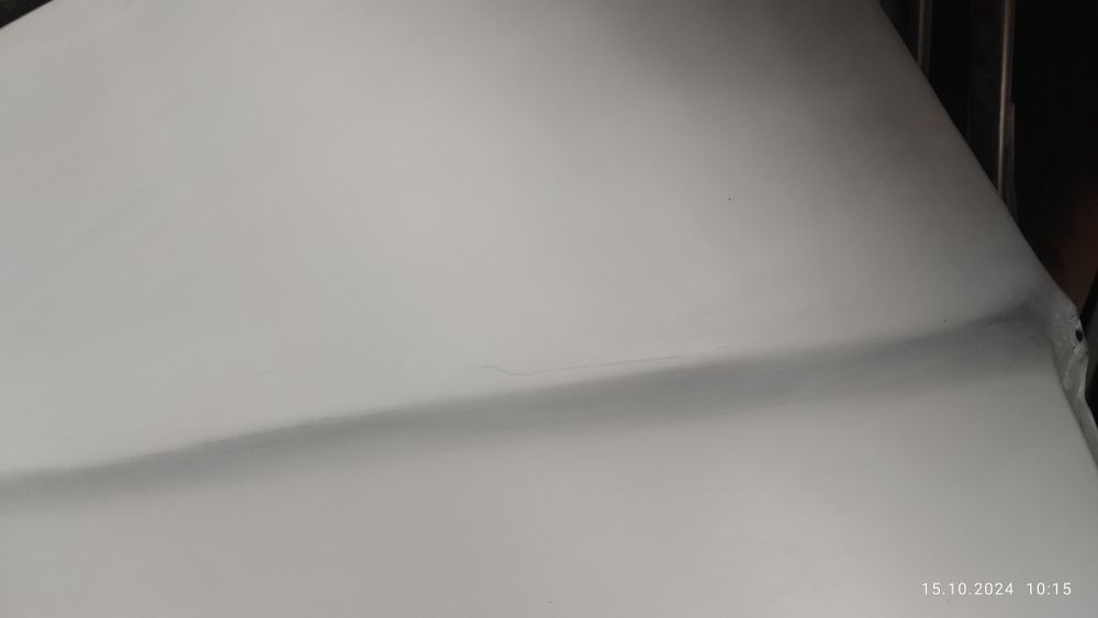 Продается капот. На Мерседес 190