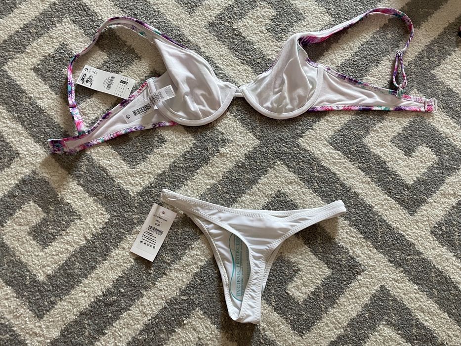 Costum baie slip tanga mov 38 sau alb 36 si sutien mov cu alb 38