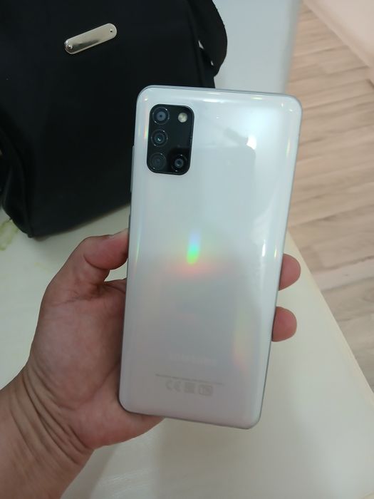 Продам смартфон Samsung A31 б/у