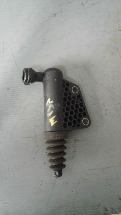pompa ambreiaj 1.3 benzina suzuki swift m13a
