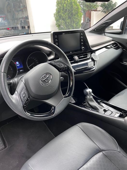 Vand Toyota CHR impecabila, 1.8 Hybrid
