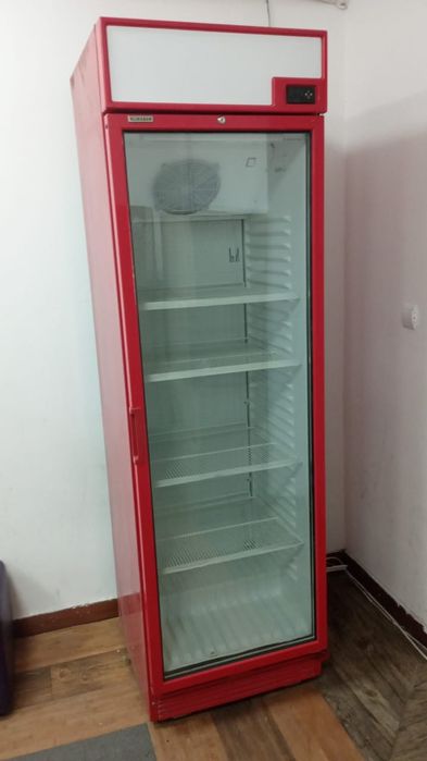 Витринный холодильник