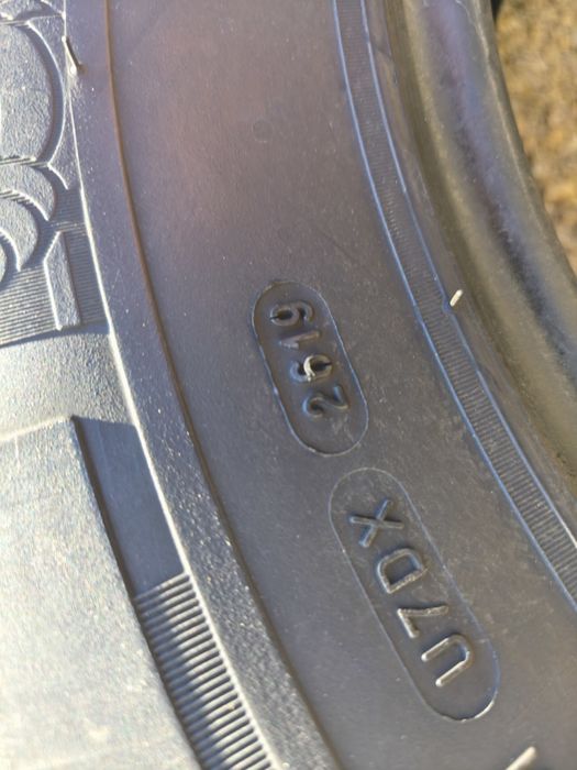 225/75/16" 4бр Michelin agiliss camping,dot2619,7-8mm