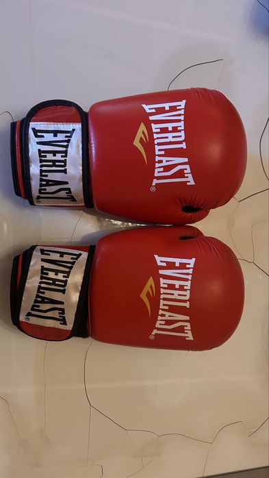 Боксови ръкавици Everlast 10oz