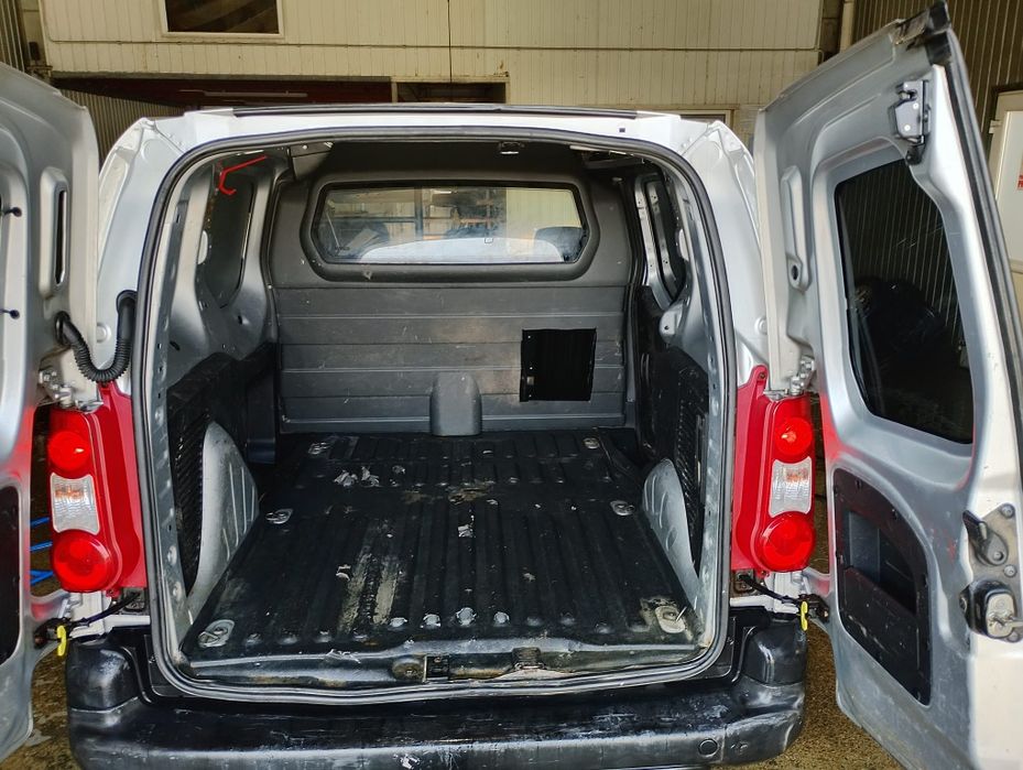 Citroen berlingo din 06/2008 de 1,6 hdy 81 cp recent adusa din Olanda