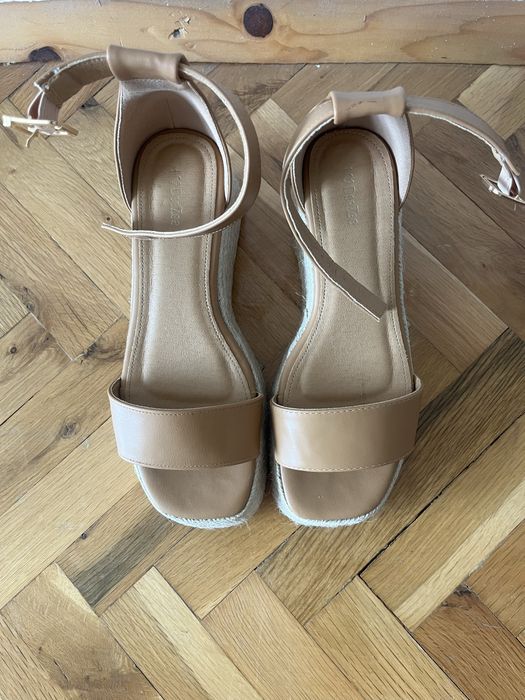 Елегантни летни сандали