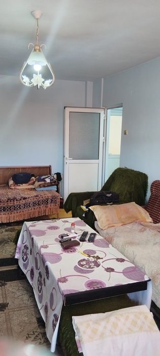 Масивна двуетажна къща в Перник Байкушева махала