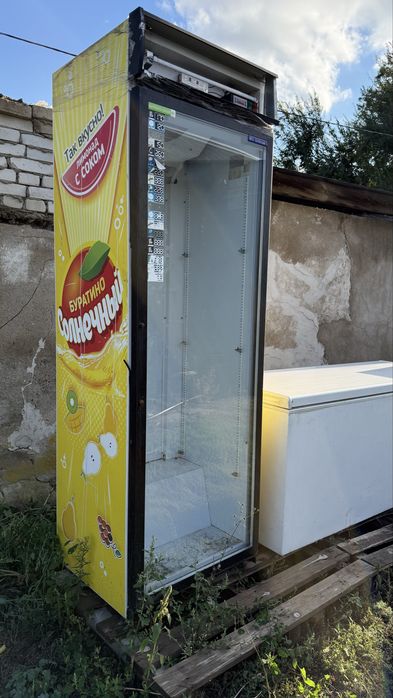 Витринный холодильник