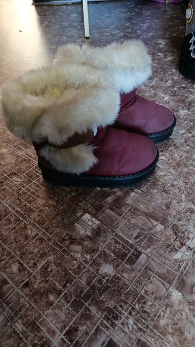 Продам обувь для девочки