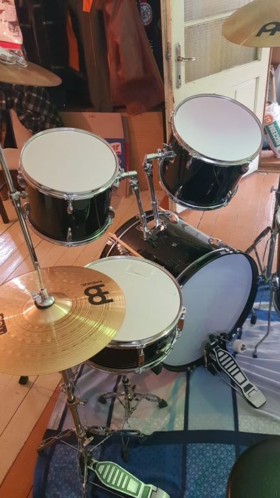 Перфектни акустични барабани!