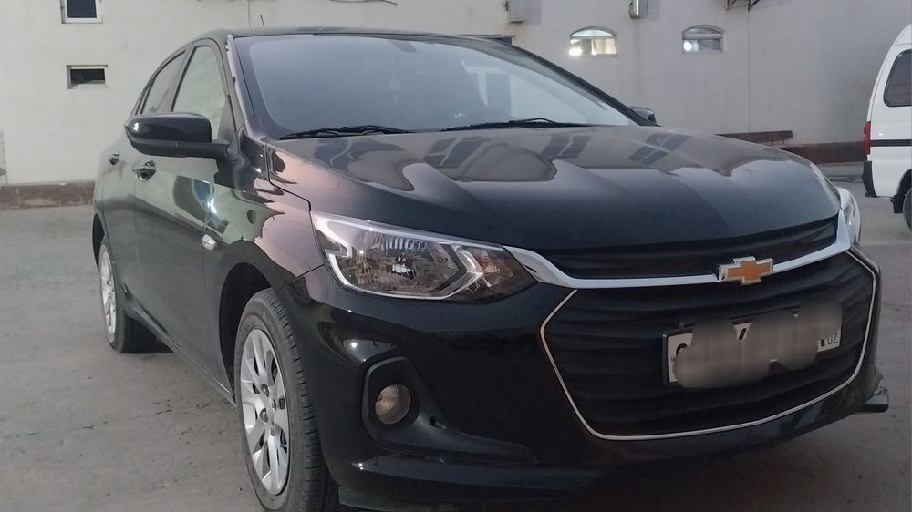 Chevrolet onix 3