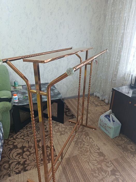 Стойка вешалка для бутика