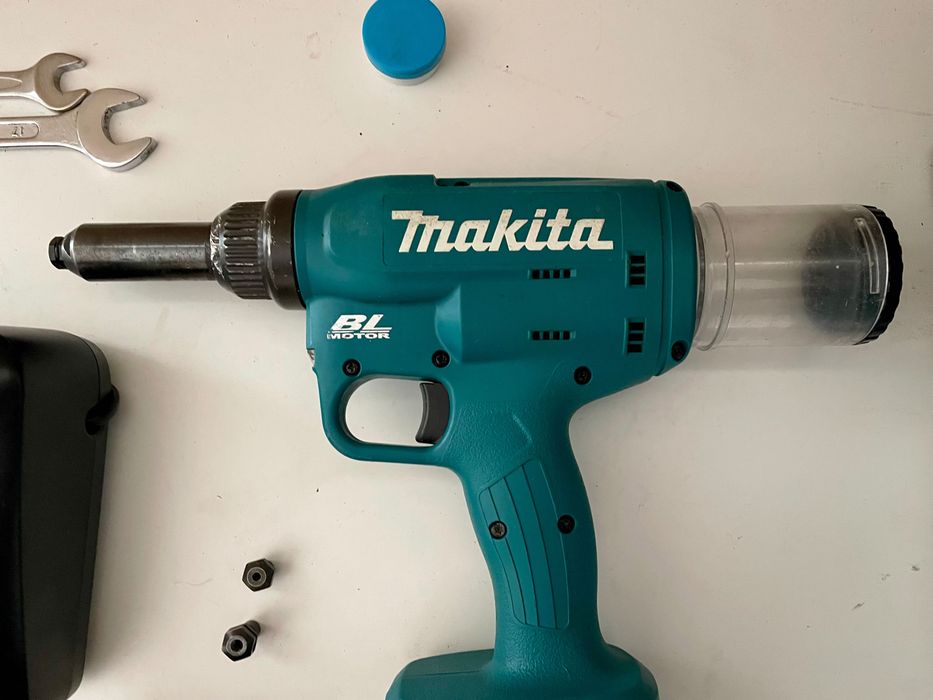 Makita DRV 250 pistol Popnituri