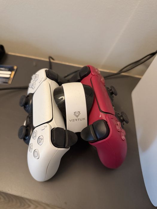 PlayStation 5 Slim 1TB + 2 controllere + stație încărcare | Garanție Altex