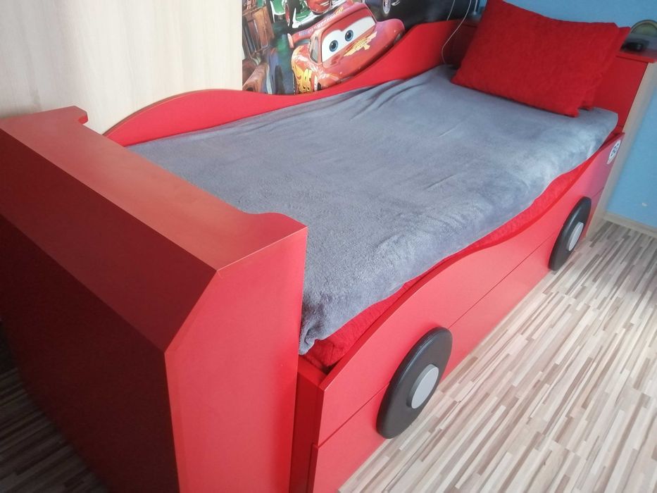 Легло-кола на 2 нива с матраци, ракла и предница за кормило