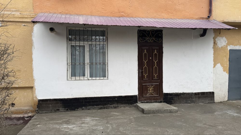 Урганч шахри Шарк бозори йонида 2 хона 3 хона килиган барча жихозлари