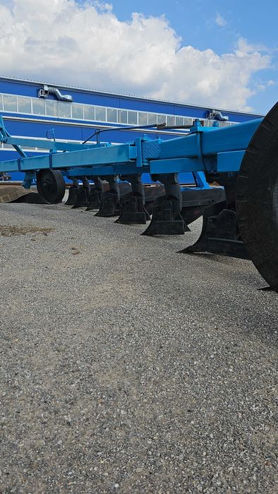 Плуг 8 и 4 корпусной (8-40) (4-35)