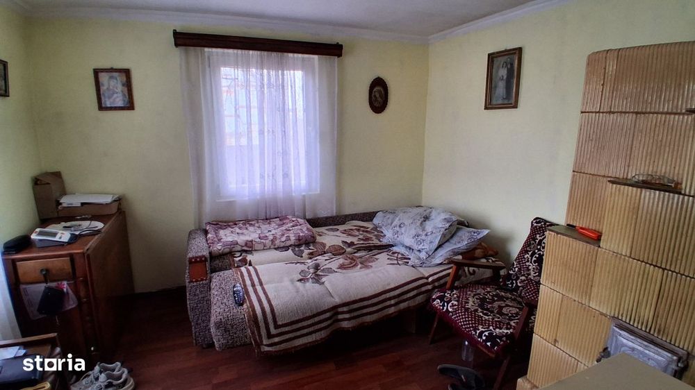 Casa cu teren generos de vanzare in Poiana Campina
