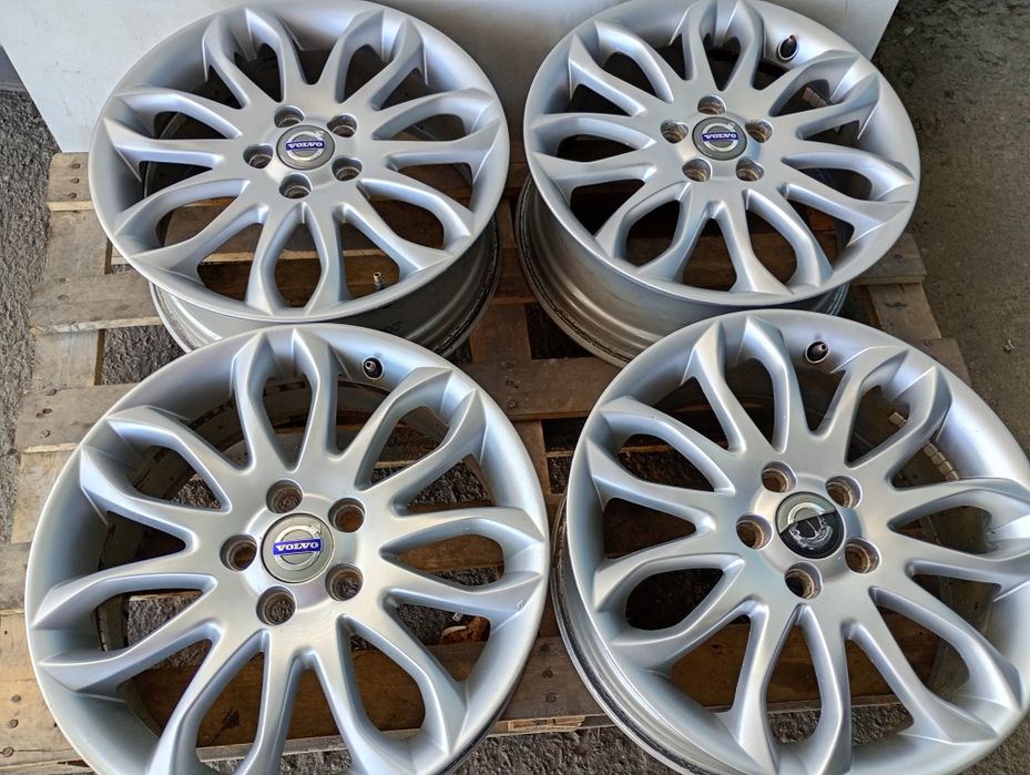 Перфектни 17-5х108 ЕТ52.5 7j Volvo  С30