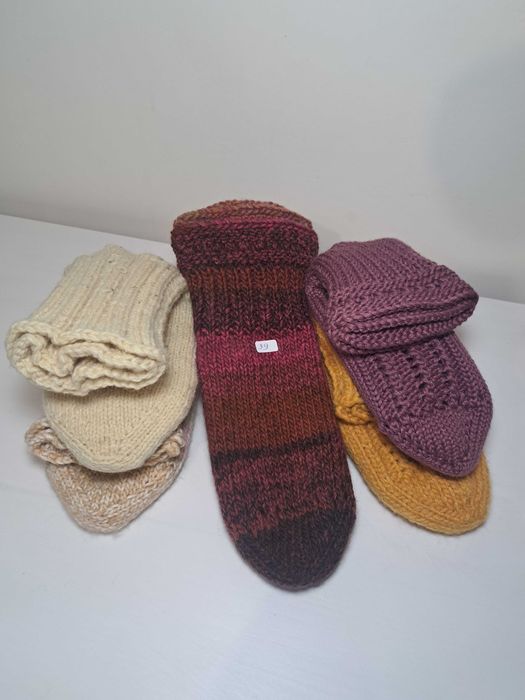 Ръчно плетени вълнени чорапи