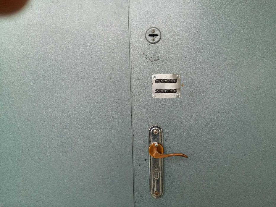 Кодовый замок на двери в подъезды, калитки,  складов и офисов