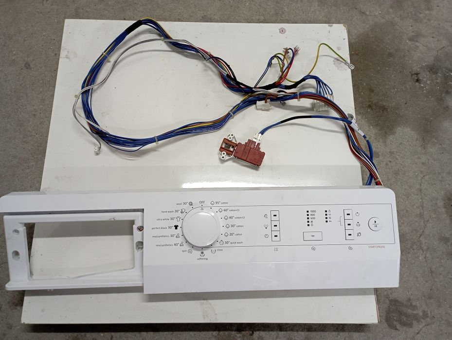 Продавам пералня gorenje на части