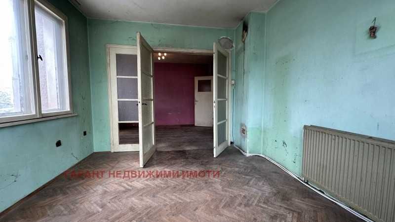 Продава се Тристаен апартамент в Габрово, Център - 86 кв.м за 997 €/кв.м - Снимка #2