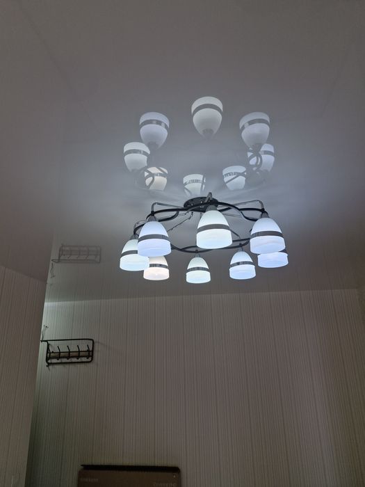 Продам комплект люстры 2шт