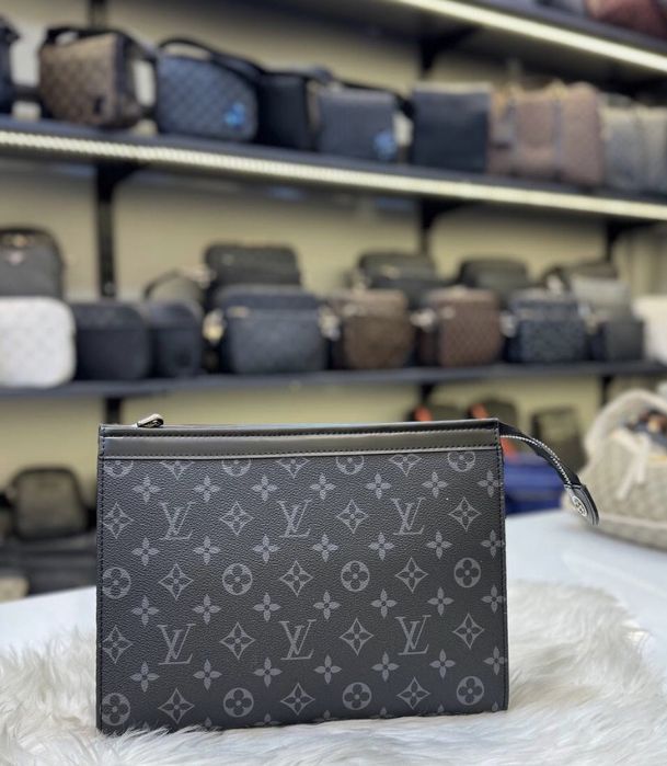 Чанта Клъч / тип плик Louis vuitton. НАЛИЧНИ !.