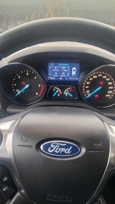 Vând Ford Kuga Poweshift Titanium automată