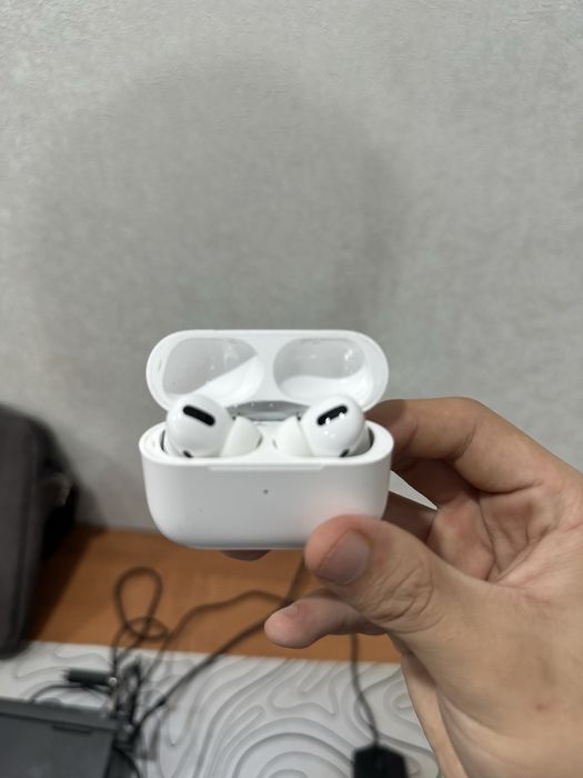 Продам AirPods Pro (оригинал)