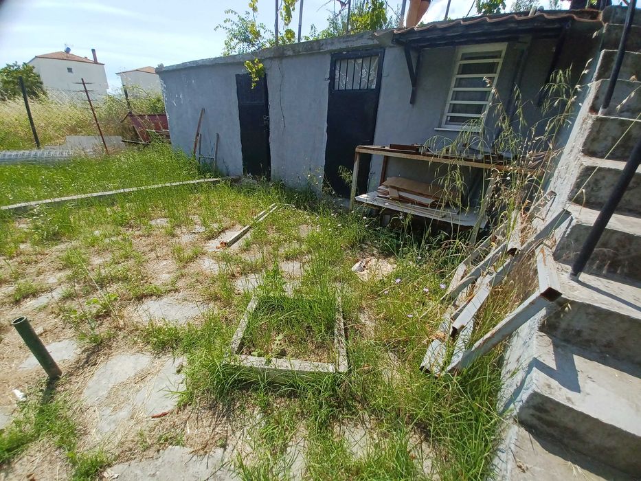 Продава с площ 85 м2 и двор 508 м2 в Паралия Врасна, Гърция