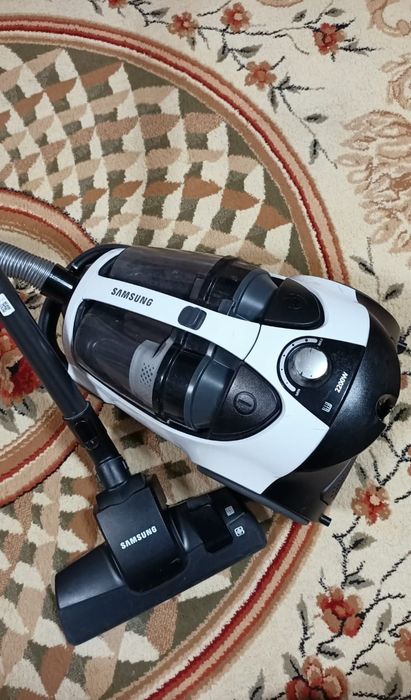 Продам  срочно пылесос самсунг