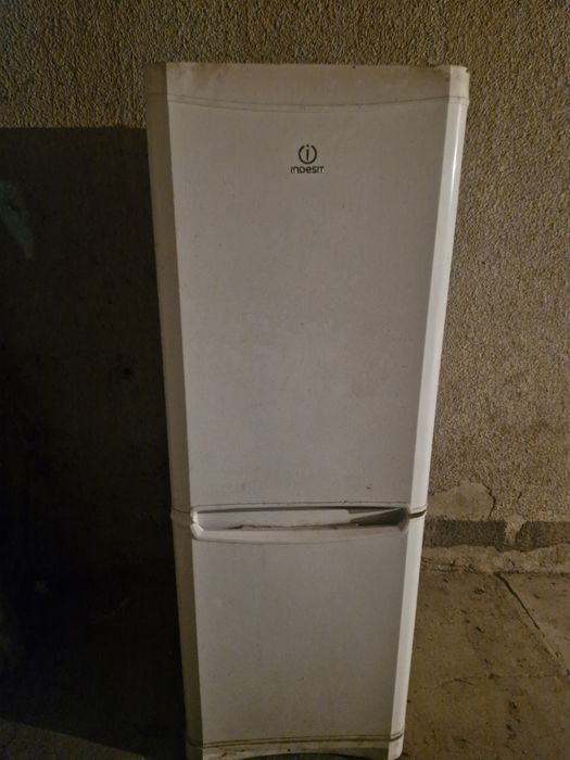 Холодильник indesit