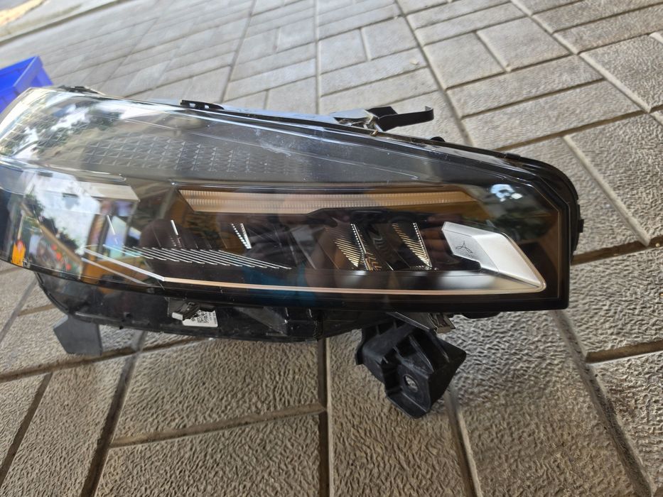 Far Dreapta Clio 5 2024