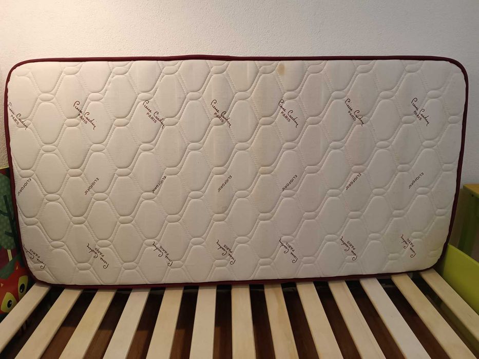 Детско обзавеждане - легло + матрак, маса и шкаф за играчки, U-grow