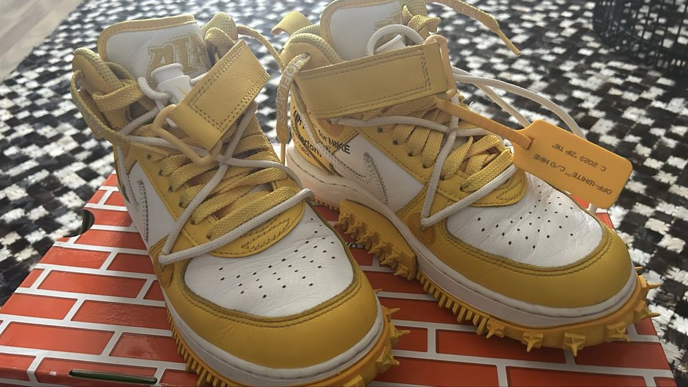 NIKE AIR FORCE 1 Mid  OFF WHITE varsity maize