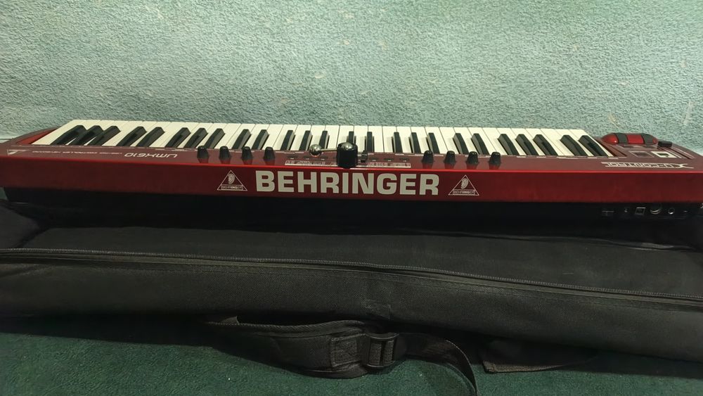 Behringer UFX610 MIDI
