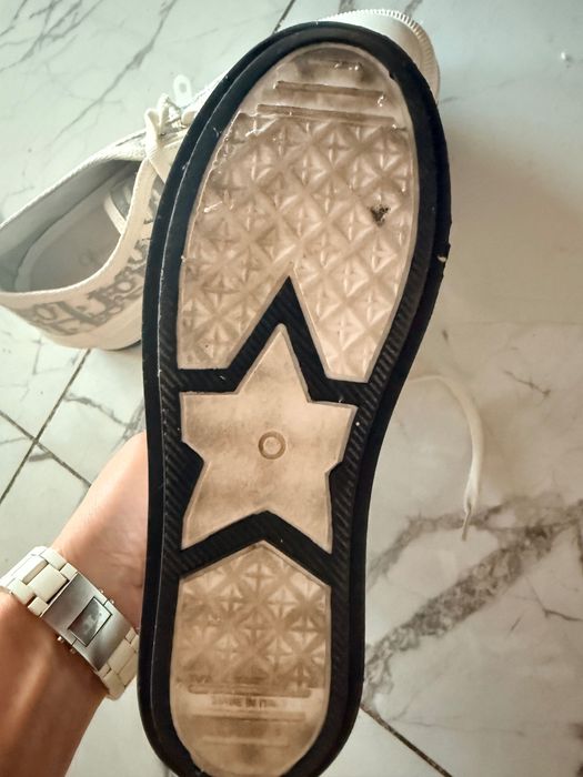 Moschino сникърс и Диор маратонки