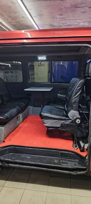 Автомобиль Volkswagen Multivan T4