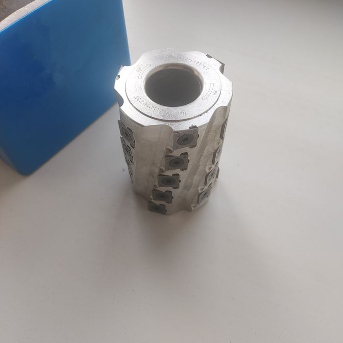 Продам фрезу кукуруз новая