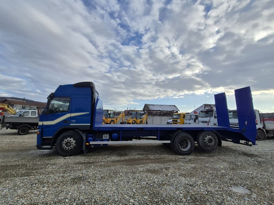 Camion volvo autoplatforma