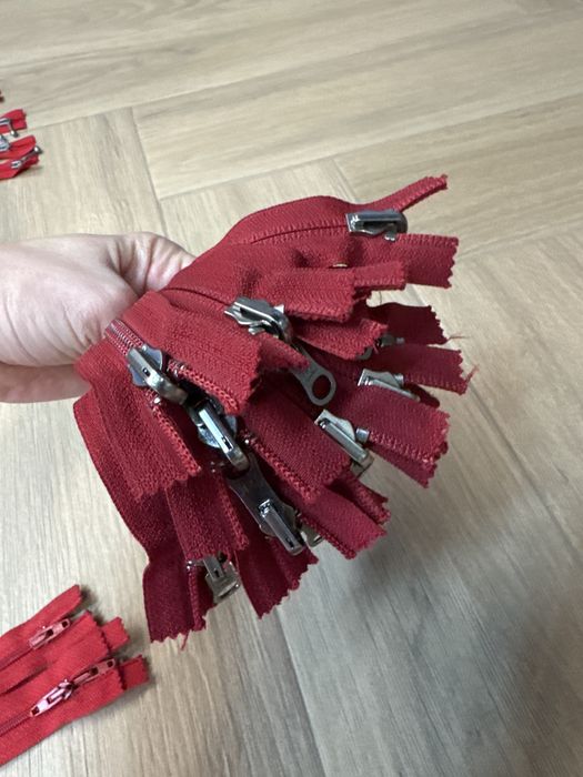 Fermoare de 18 cm visinii